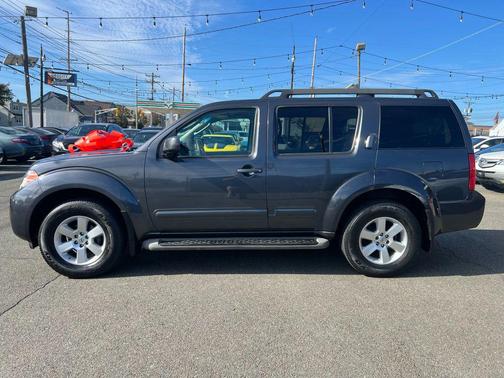 2010 Nissan Pathfinder SE