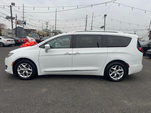 2019 Chrysler Pacifica Touring-L Plus
