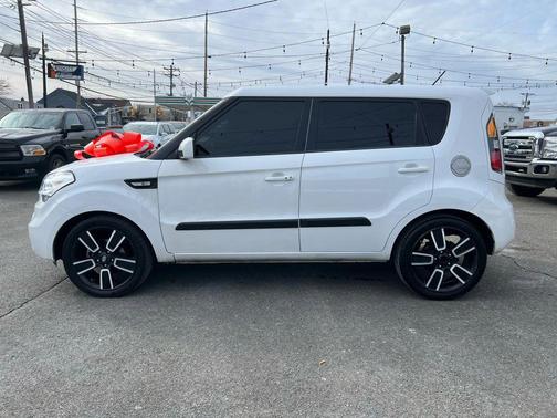 2011 Kia Soul +