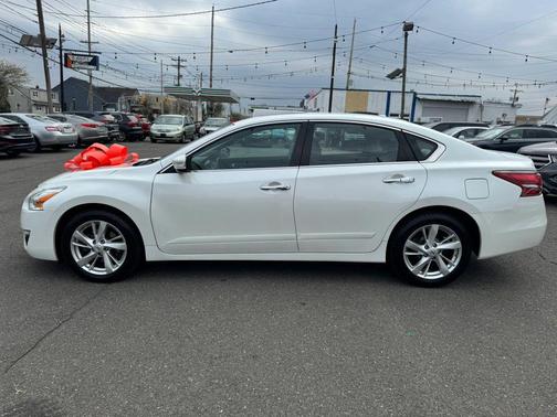 Pearl White 2013 Nissan Altima 2.5 SL