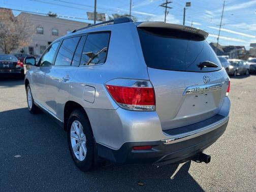 2013 Toyota Highlander SE