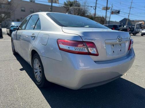 Classic Silver Metallic 2010 Toyota Camry LE