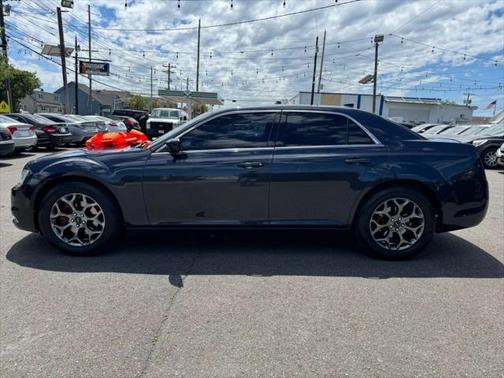 2016 Chrysler 300 Limited