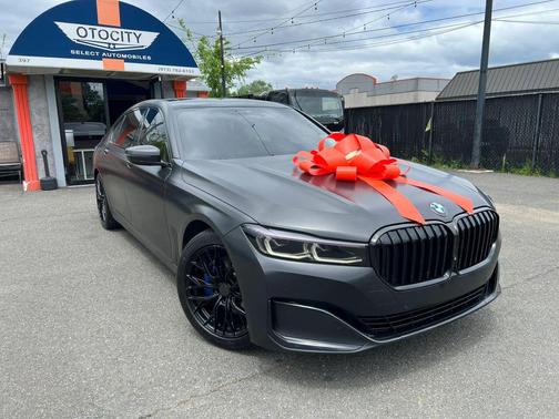 Black Sapphire Metallic 2020 BMW 740 xDrive