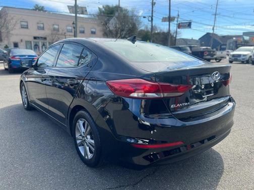 2017 Hyundai ELANTRA SE Value Edition