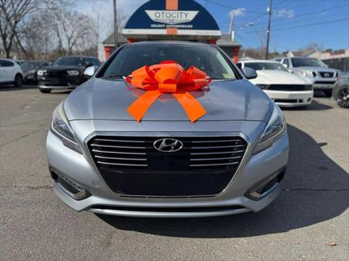2016 Hyundai SONATA Hybrid Limited