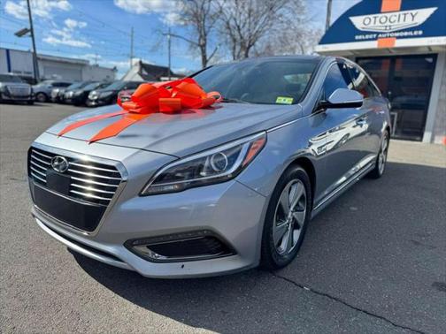 2016 Hyundai SONATA Hybrid Limited
