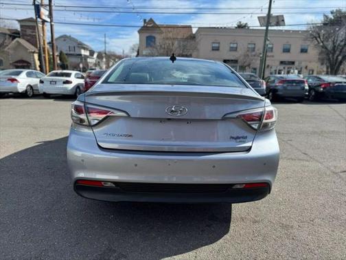 2016 Hyundai SONATA Hybrid Limited