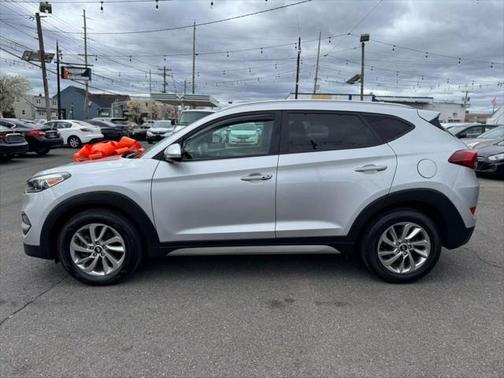 2017 Hyundai TUCSON SE Plus