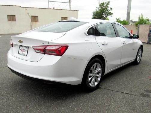 2022 Chevrolet Malibu FWD LT