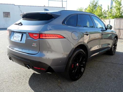2018 Jaguar F-PACE S