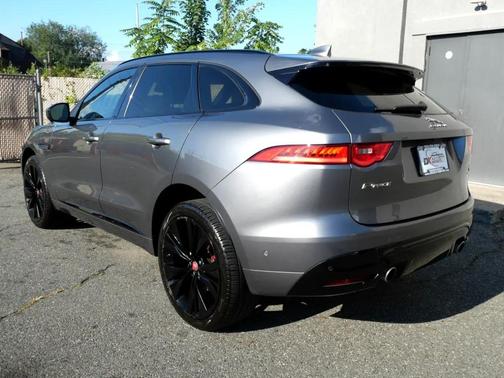 2018 Jaguar F-PACE S