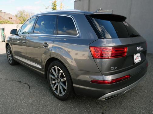 2019 Audi Q7 55 Premium Plus