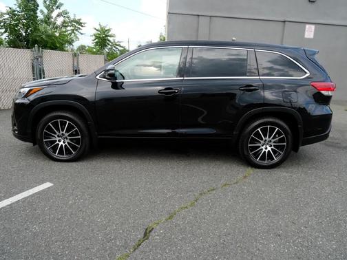 2017 Toyota Highlander SE