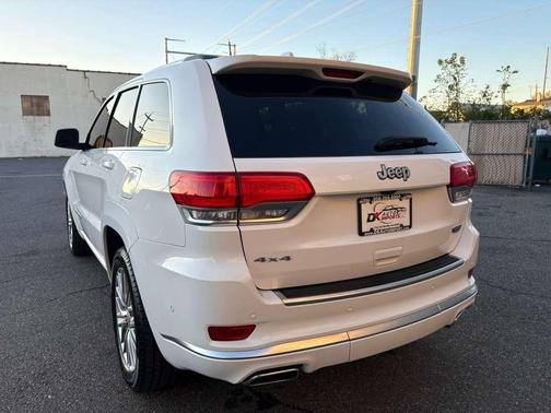 2018 Jeep Grand Cherokee Summit