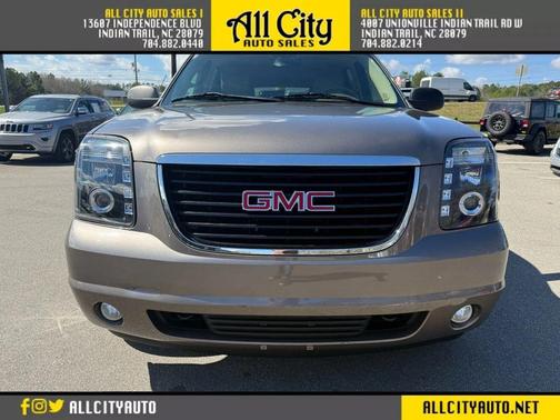 Gray 2011 GMC Yukon XL 1500 SLT