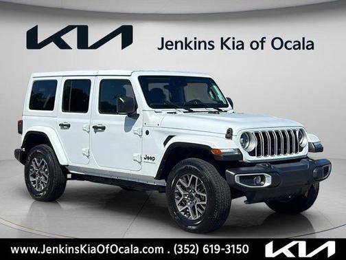 Bright White Clearcoat 2025 Jeep Wrangler Sahara