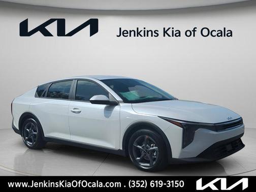 Snow White Pearl 2026 Kia K4 LXS