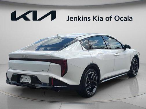 Snow White Pearl 2026 Kia K4 GT-LINE