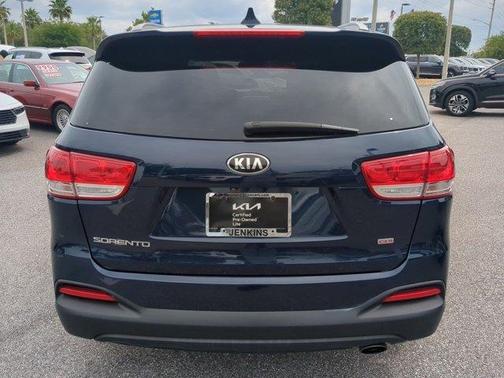2016 Kia Sorento LX