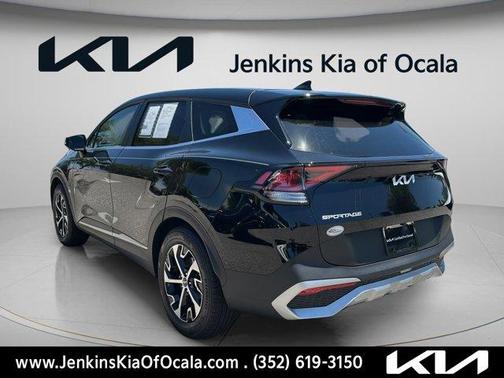 Ebony Black 2024 Kia Sportage EX