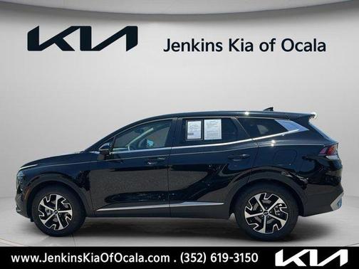Ebony Black 2024 Kia Sportage EX