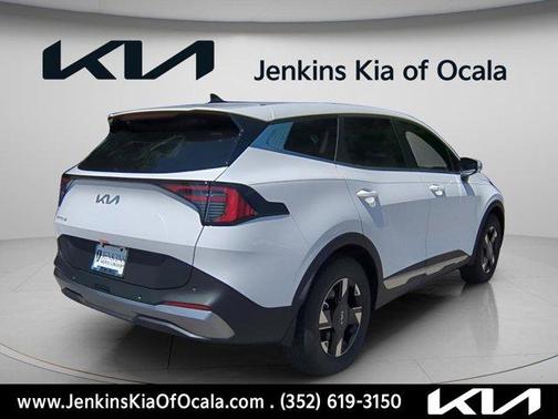 Glacial White Pearl 2026 Kia Sportage LX