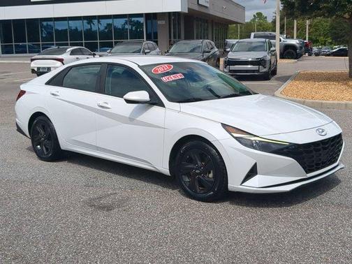 2021 Hyundai ELANTRA SEL