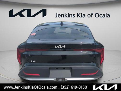 Aurora Black Pearl 2026 Kia K4 LX