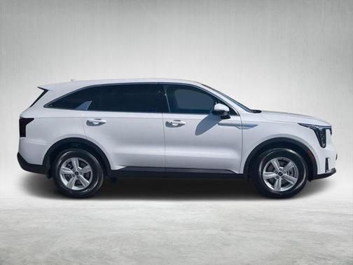2025 Kia Sorento LX
