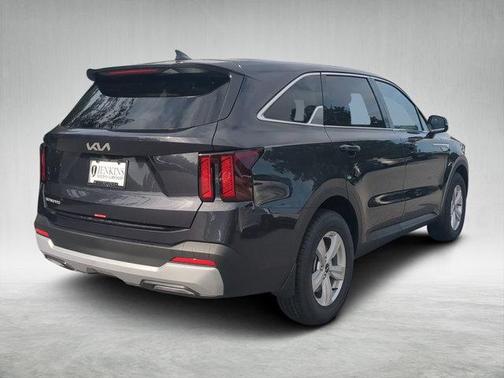 2025 Kia Sorento LX