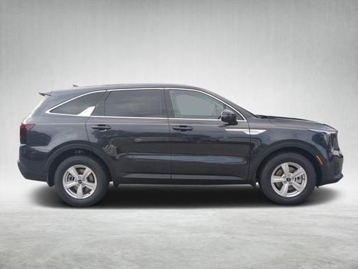 2025 Kia Sorento LX