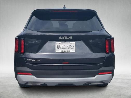 2025 Kia Sorento LX