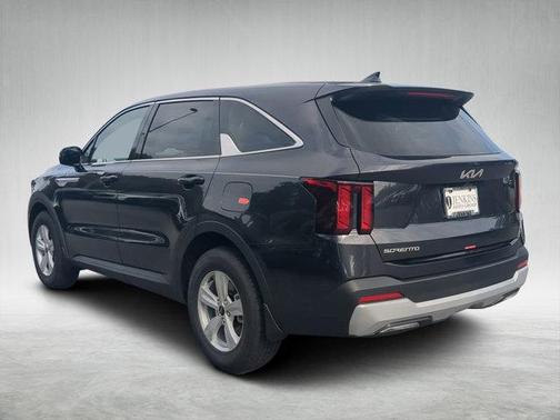 2025 Kia Sorento LX