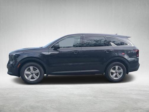 2025 Kia Sorento LX