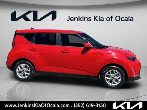 Inferno Red 2023 Kia Soul LX