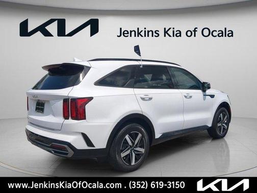 Glacial White Pearl 2023 Kia Sorento S
