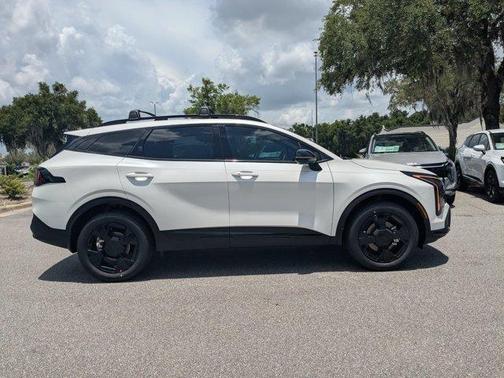 Snow White Pearl 2026 Kia Sportage Hybrid X-Line