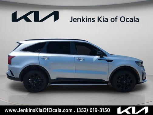 Sparkling Silver 2022 Kia Sorento SX