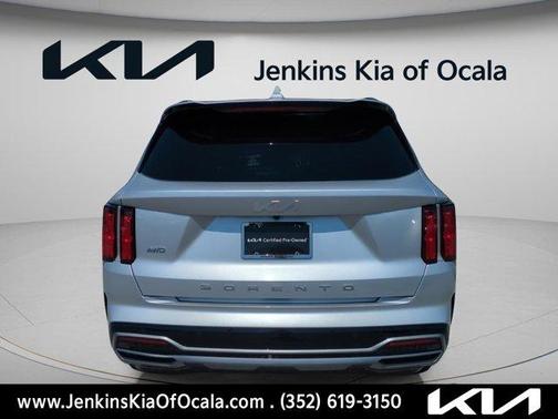 Sparkling Silver 2022 Kia Sorento SX