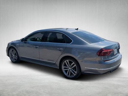 2019 Volkswagen Passat 2.0T SE R-Line
