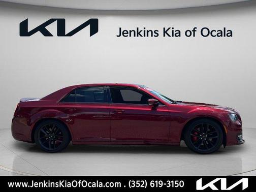 Velvet Red Pearlcoat 2023 Chrysler 300