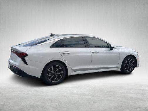2025 Kia K5 EX