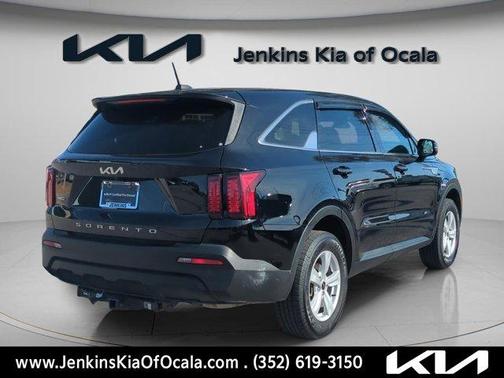 2022 Kia Sorento LX