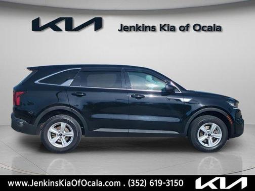 2022 Kia Sorento LX