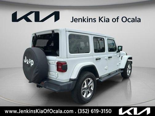 Bright White Clearcoat 2021 Jeep Wrangler Unlimited Sahara