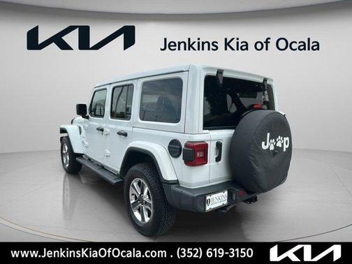 Bright White Clearcoat 2021 Jeep Wrangler Unlimited Sahara
