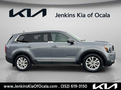 Everlasting Silver 2022 Kia Telluride LX