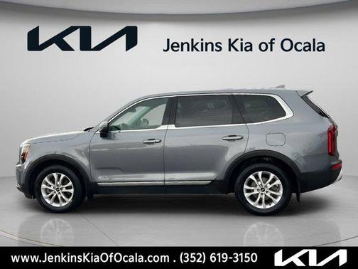 Everlasting Silver 2022 Kia Telluride LX