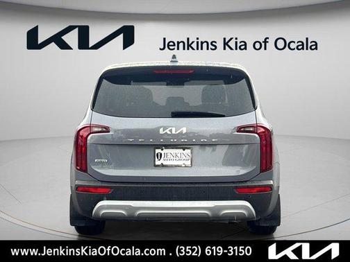 Everlasting Silver 2022 Kia Telluride LX